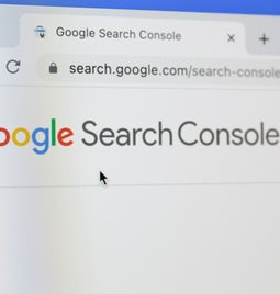 Google Search Console logo in Safari browser